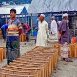 সিরাজগঞ্জ সলঙ্গায় বর্ষা মৌসুমে মাছ ধরার উপকরণের বাজারে কুটির শিল্পের জোয়ার