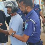 কুড়িগ্রামে তেল সংকটে উত্তেজনা, পুলিশের উপর চড়াও হওয়ায় ২ বাইকার আটক।