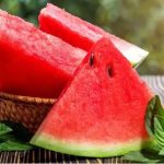 গরমে তৃষ্ণা মেটাতে তরমুজ, জানুন এর উপকারিতা